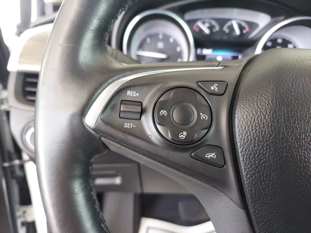 Used 2019 White Buick Essence image 12