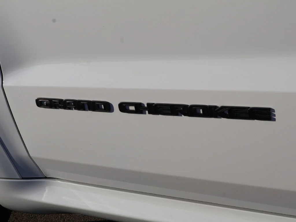 Used 2021 White Jeep High Altitude image 9