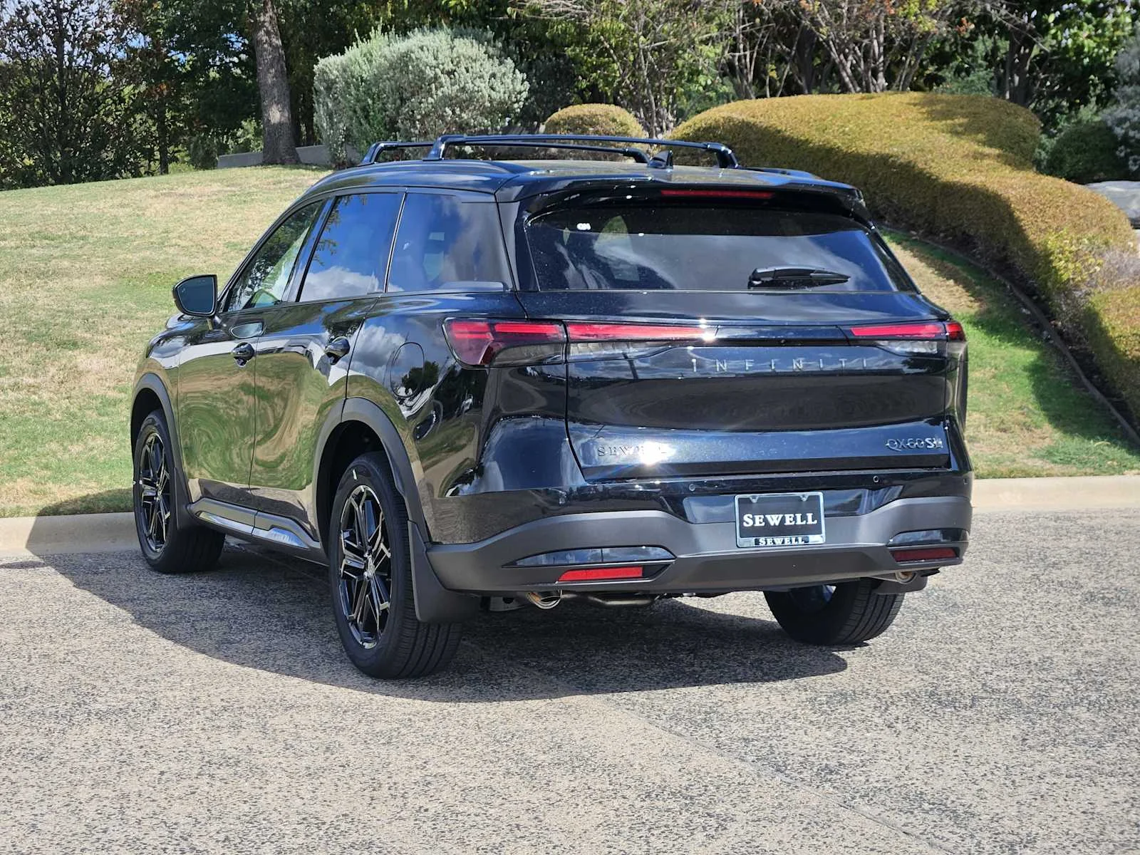 New 2027 MINERAL BLACK INFINITI Sport AWD image 3