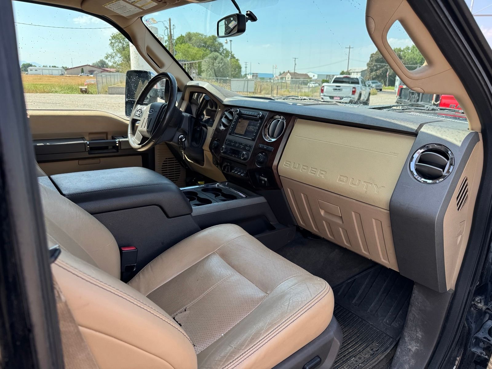 Used 2011  Ford Lariat image 16