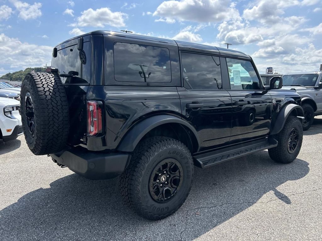 New 2026 Shadow Black Ford Outer Banks® image 4