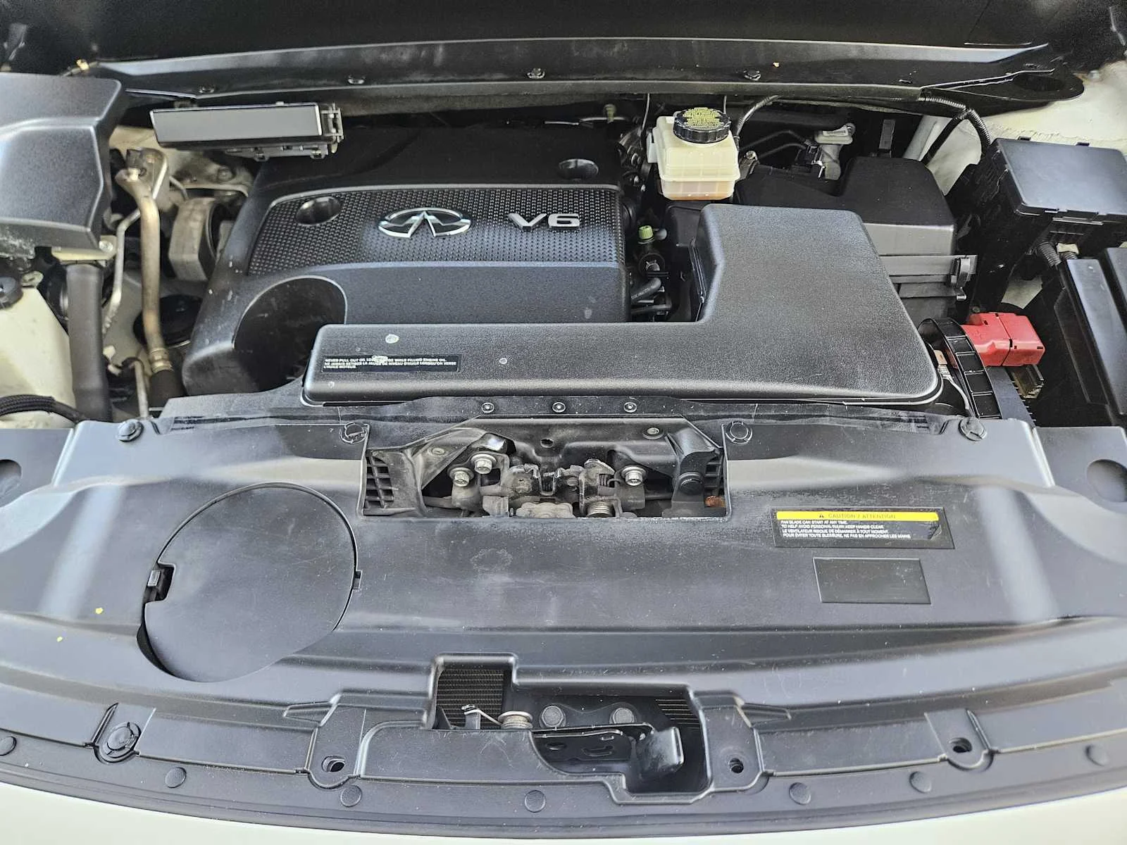 Used 2014 Moonlight White INFINITI  image 23