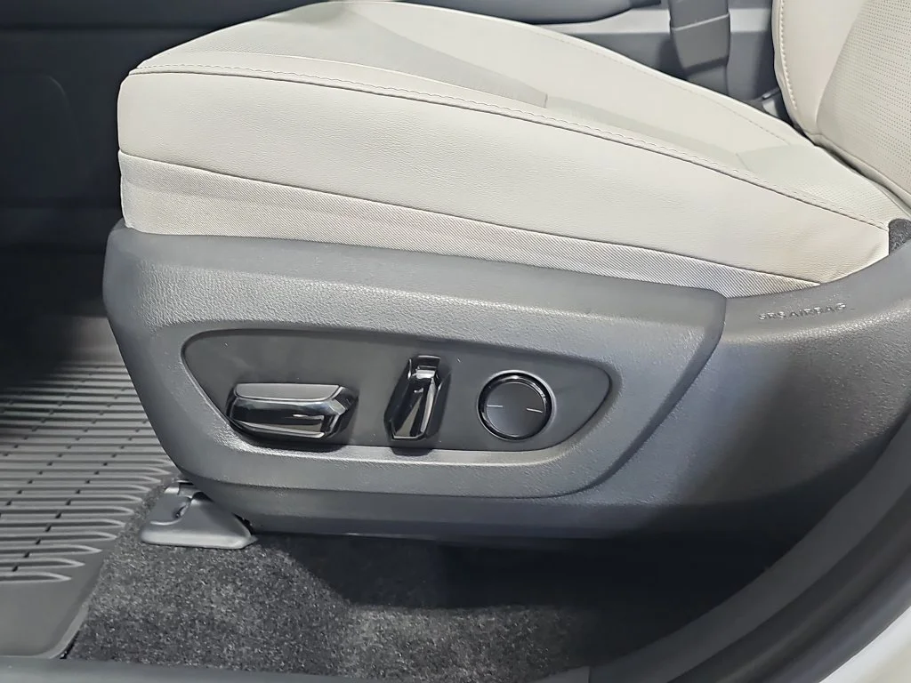 New 2026 Wind Chill Pearl Lexus PREMIUM AWD image 28