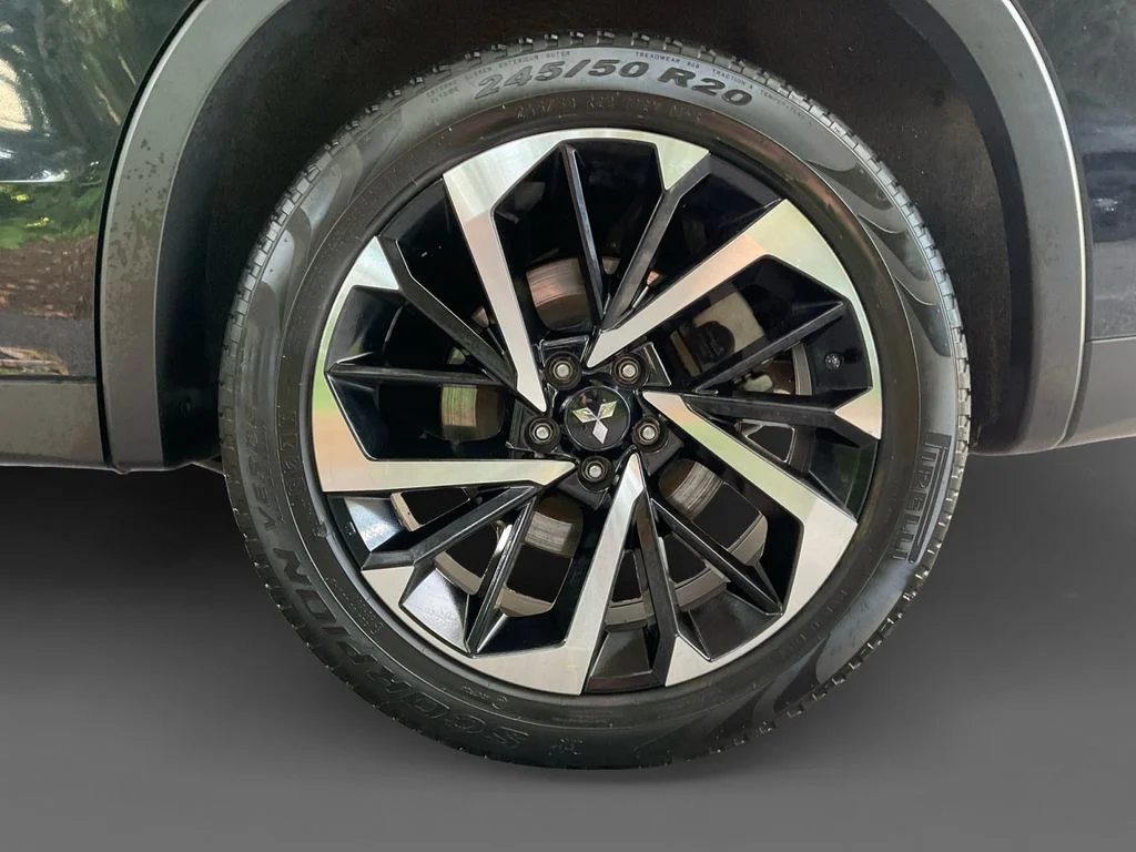 Used 2022 Black Mitsubishi ES image 8