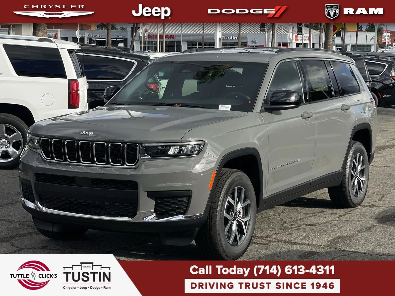 New 2027 Sting-Gray Clear-Coat Paint Jeep Laredo X image 9