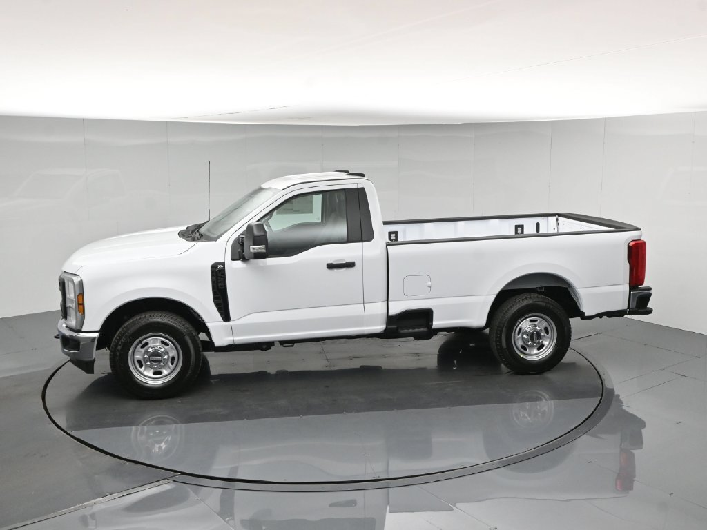 New 2027 Oxford White Ford XL image 38