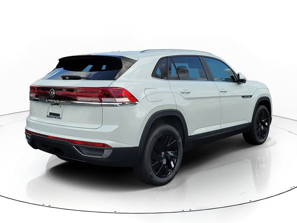 New 2026 White/off-white Volkswagen SE w/Technology image 4