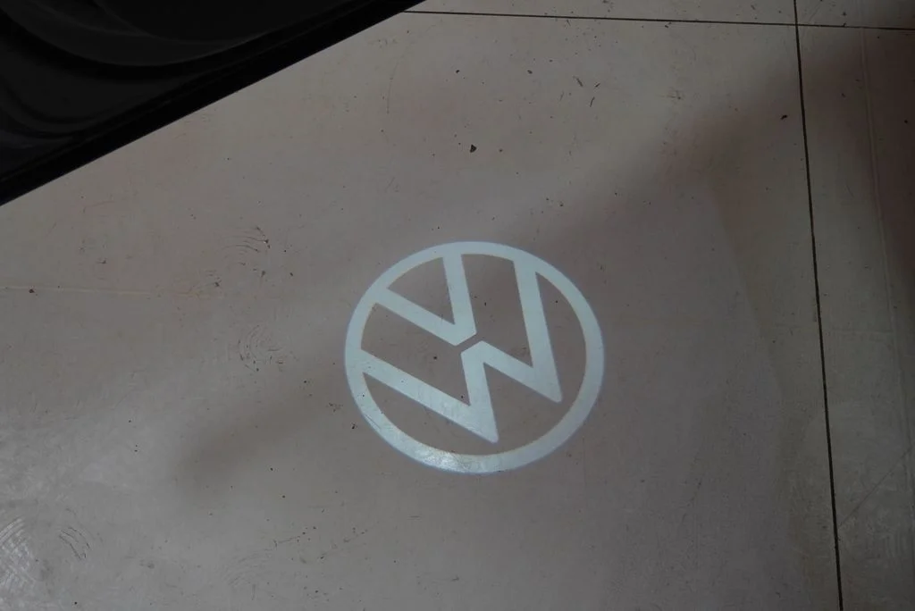 New 2026 Platinum Gray Volkswagen 2.0T SE image 25