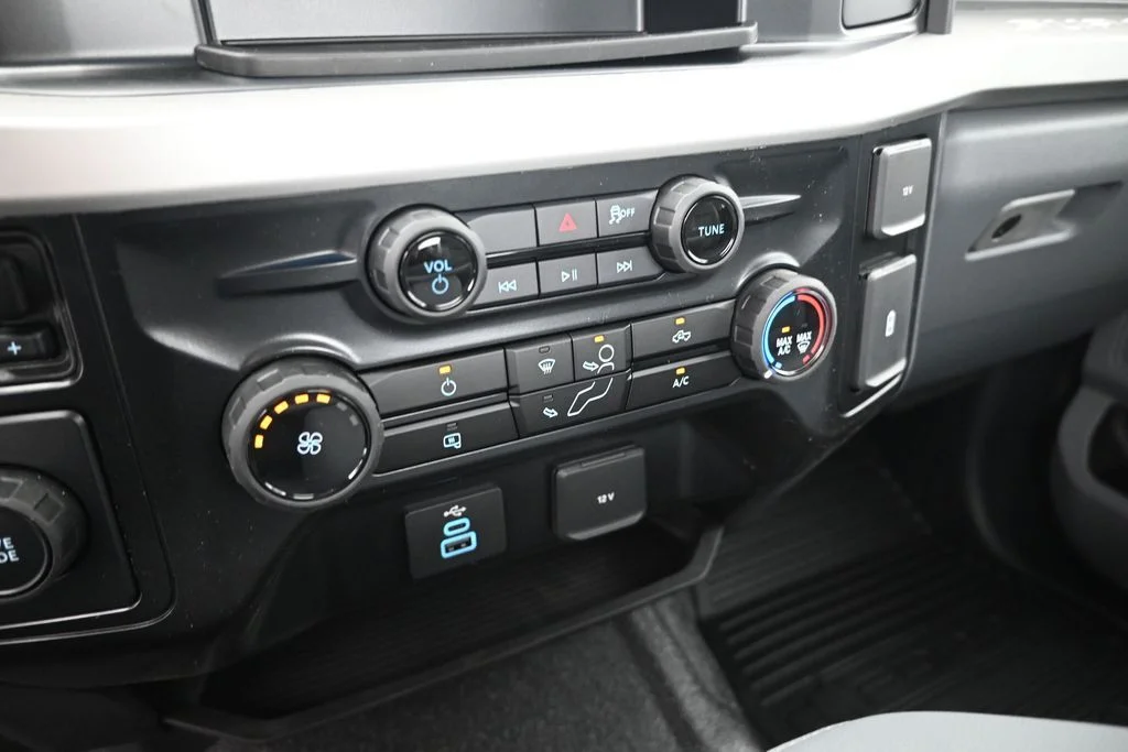 New 2026 Oxford White Ford XL image 14