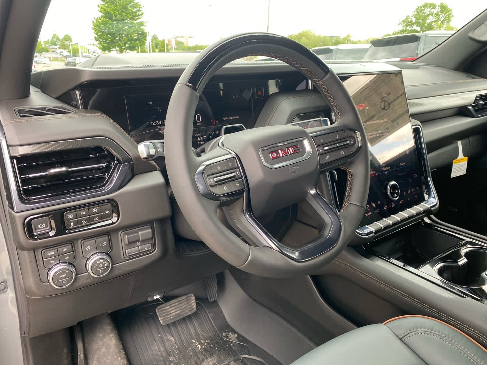 2026 GMC Yukon AT4 - Photo 12
