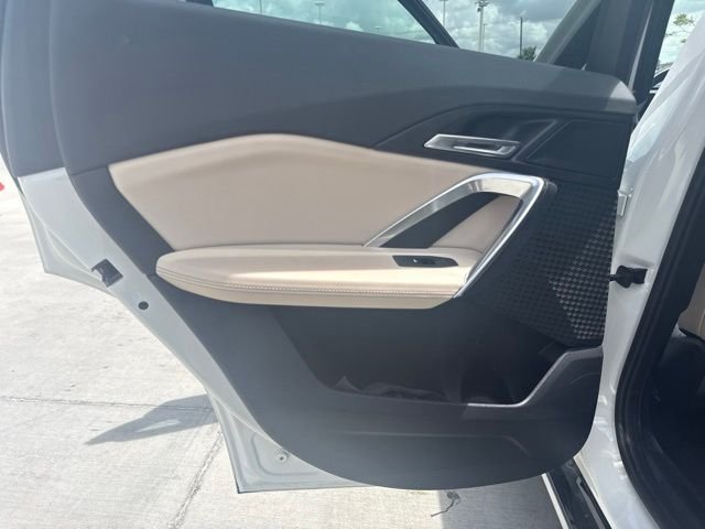 Used 2025 White BMW xDrive28i image 14