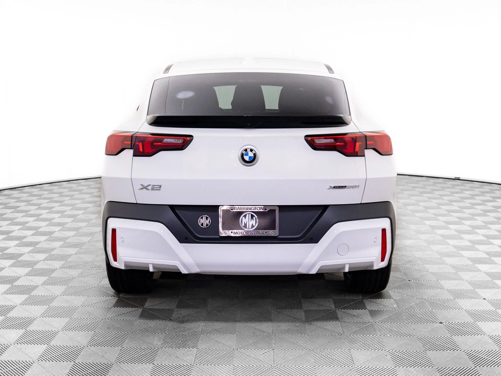 New 2026 White BMW xDrive28i image 5