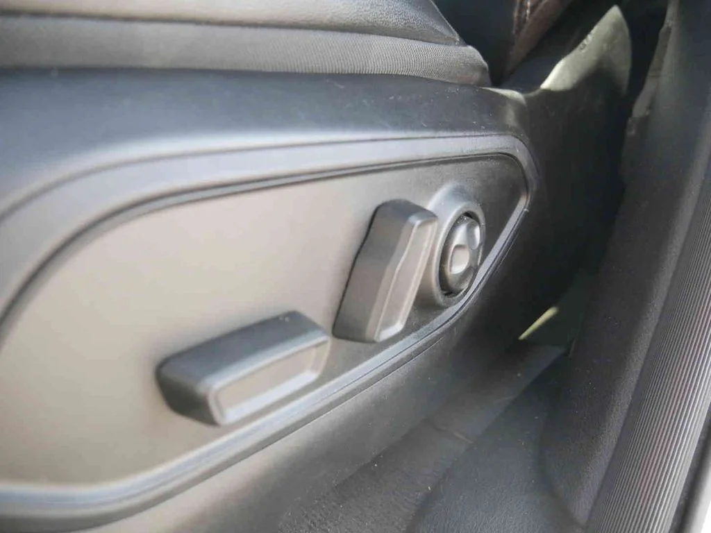 Certified Used 2024 White Jeep 4xe image 28