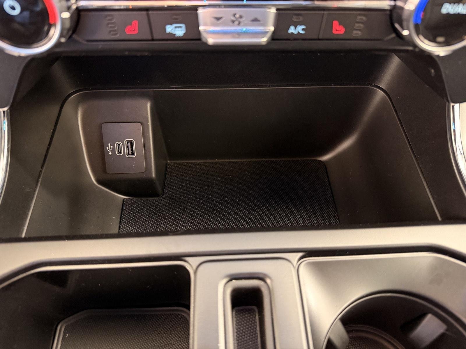 New 2026 Agate Black Ford XLT image 36