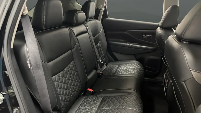 Used 2020 Super Black Metallic Nissan Platinum image 25