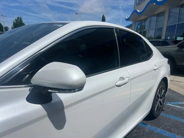 Used 2022 Wind Chill Pearl Toyota XLE image 12