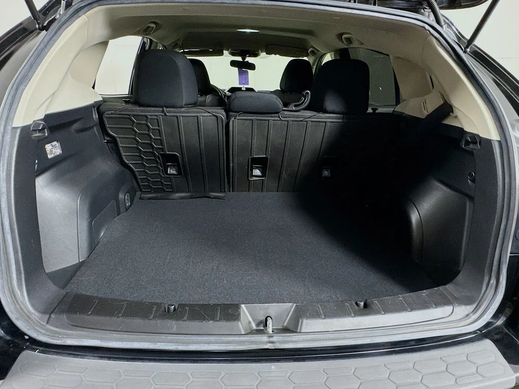 Used 2018 Black Subaru 2.0i image 29