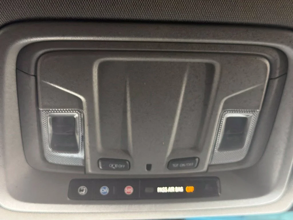 Used 2021 Summit White GMC Base image 21