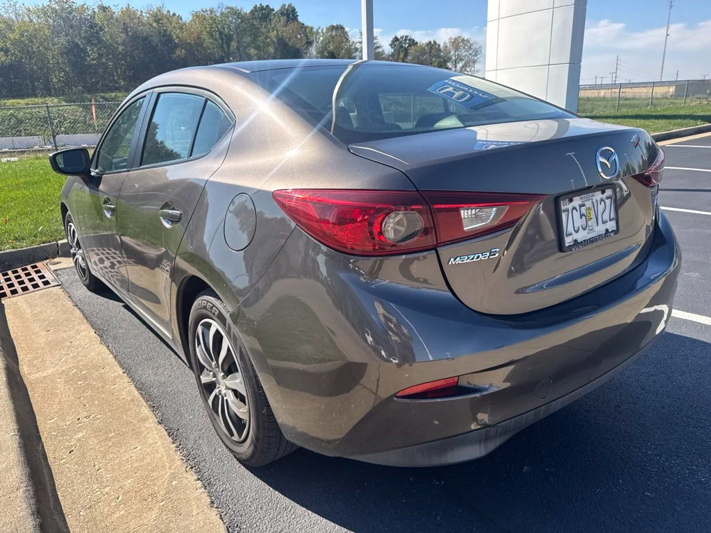 Used 2016 Silver Mazda i Sport image 4