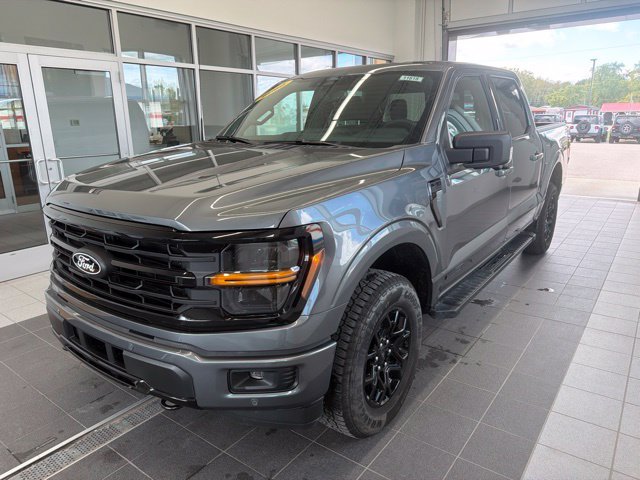 New 2026 Carbonized Gray Metallic Ford XLT image 5