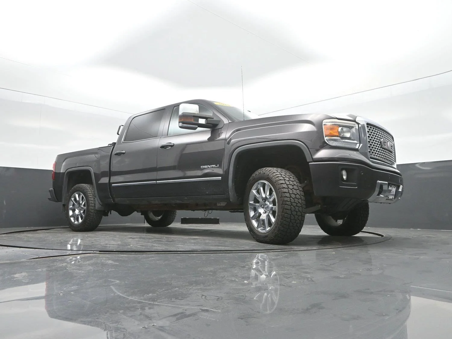 Used 2014 Iridium Metallic GMC Denali image 34
