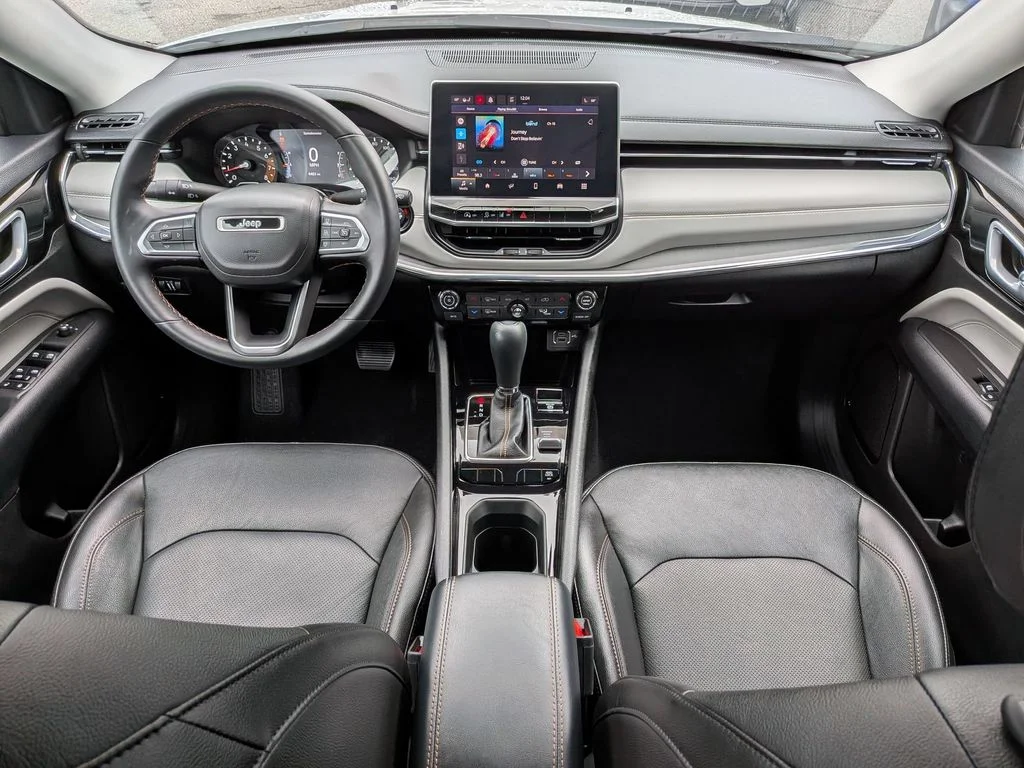 Used 2022 White Jeep Limited image 19