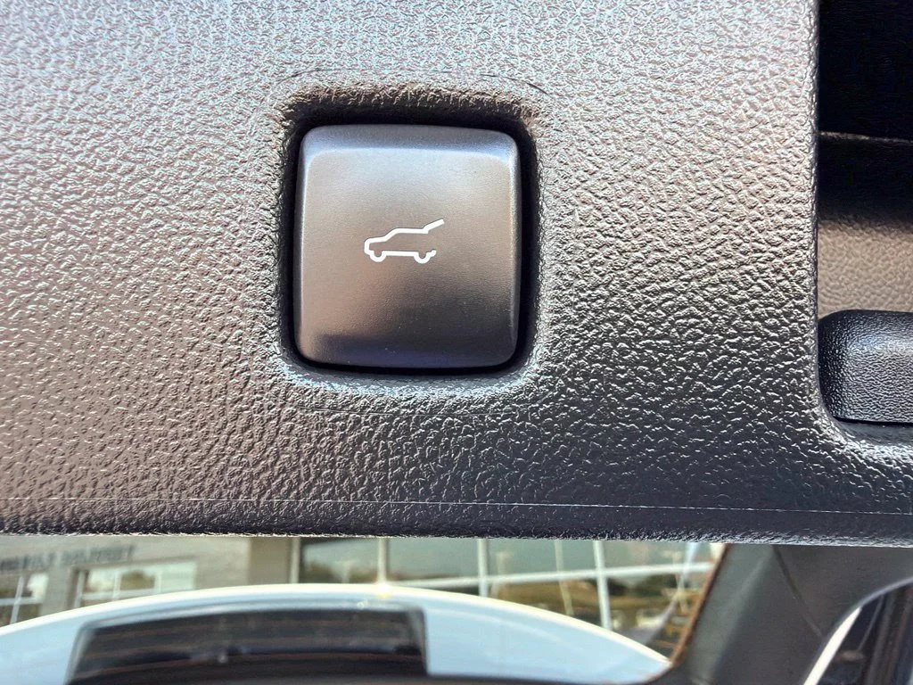 Used 2023 Oxford White Ford Base image 13