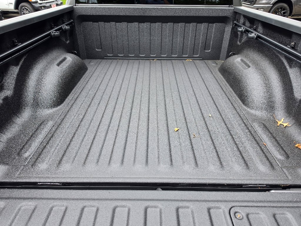 New 2026 Granite Crystal Metallic Clear-Coat Exterior Paint RAM Laramie image 6
