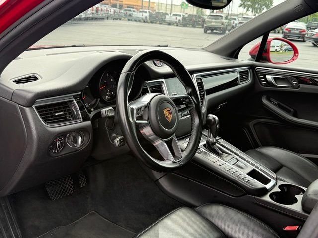 Used 2018 Red Porsche Base image 12