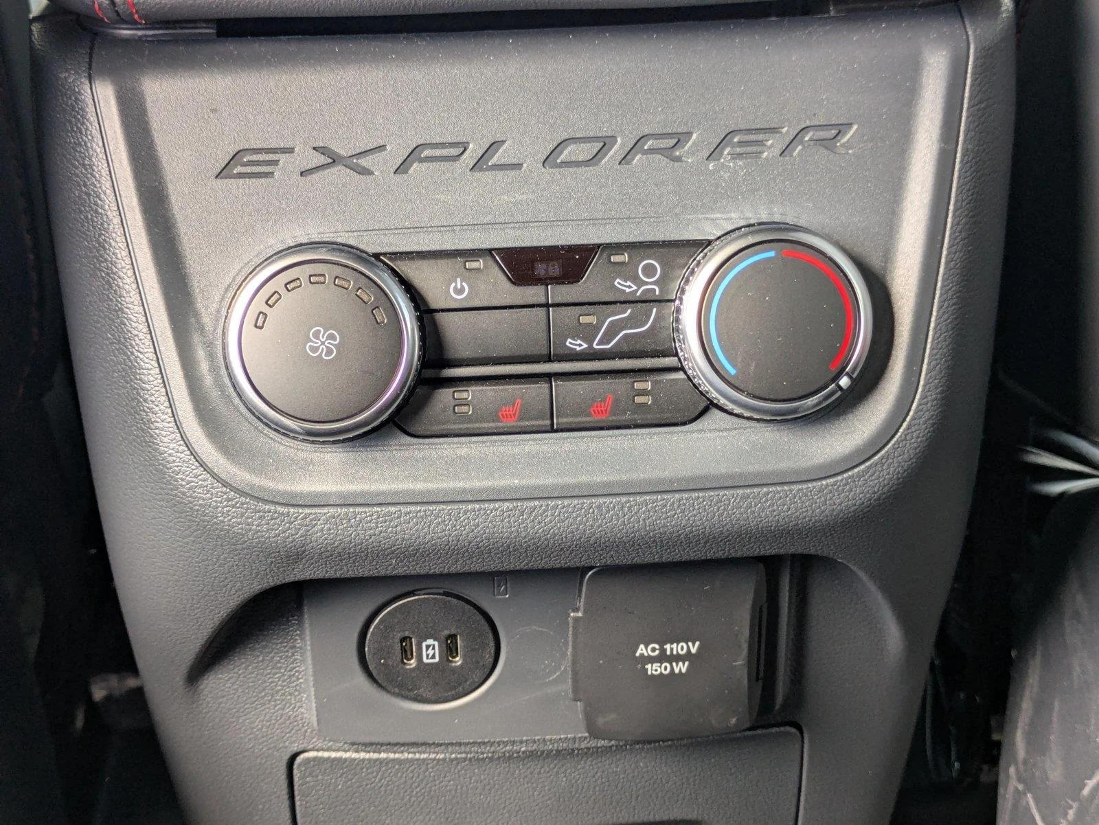 2025 Ford Explorer ST - Photo 16