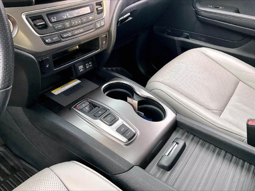 Used 2023 Platinum White Honda EX-L image 19