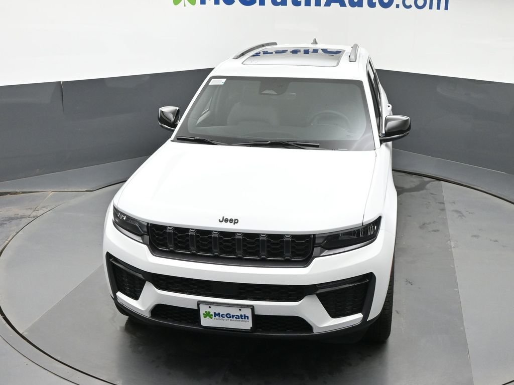 New 2026 Bright White Clear-Coat Exterior Paint Jeep Limited image 29