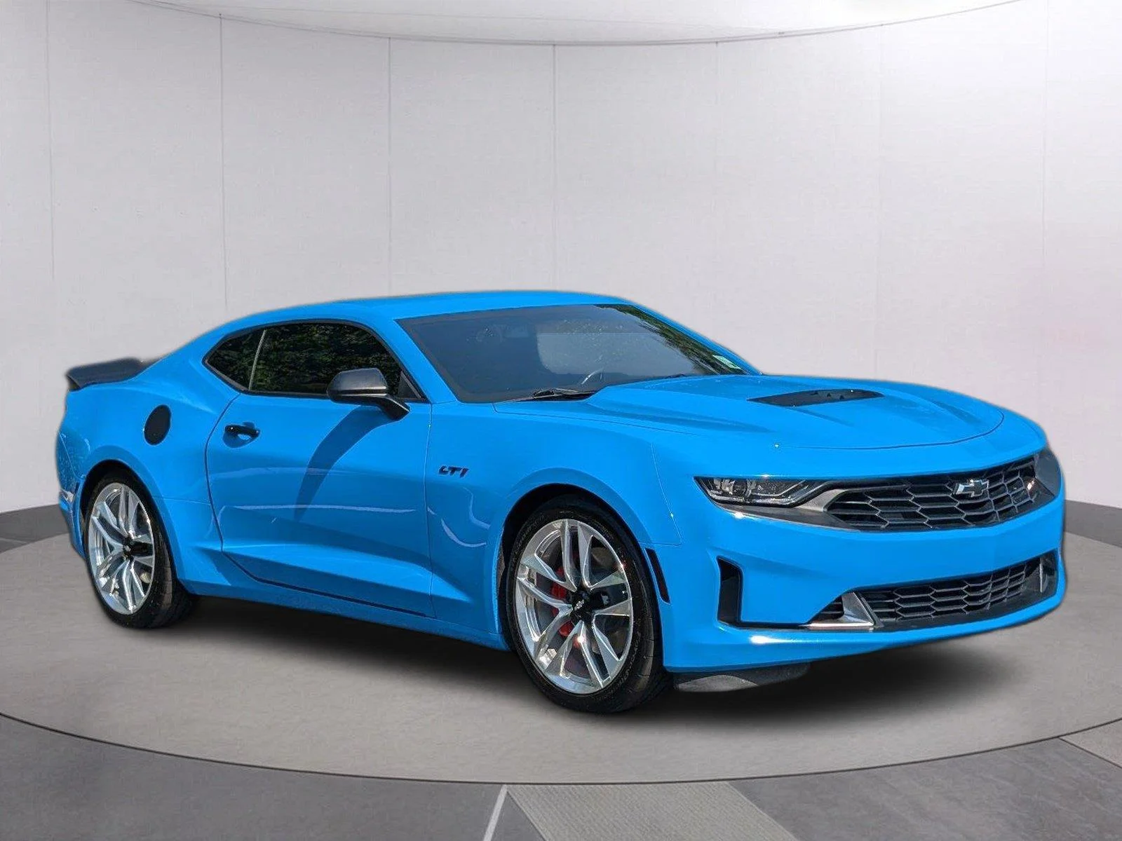 Used 2022 Rapid Blue Chevrolet LT1 image 9