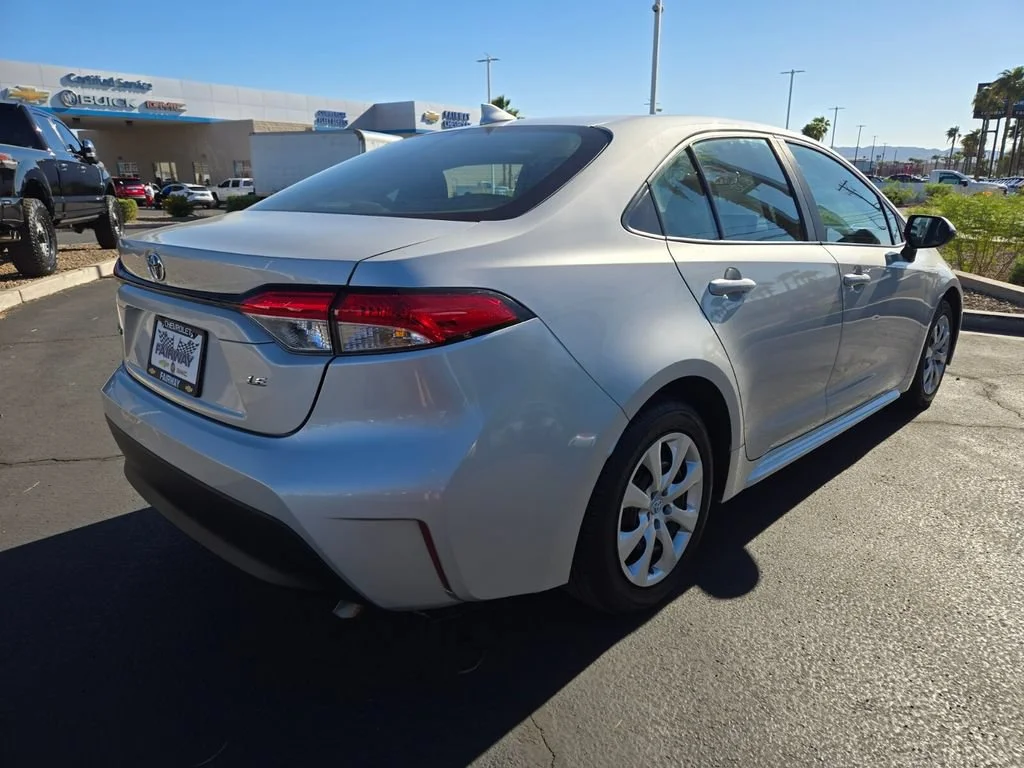 Used 2024 Classic Silver Me Toyota LE image 6