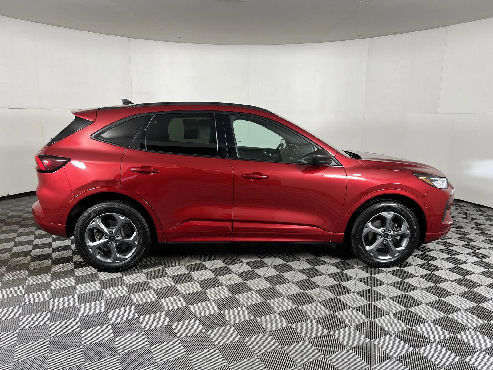 Used 2023 Rapid Red Metallic Tinted Clearcoat Ford ST-Line image 22
