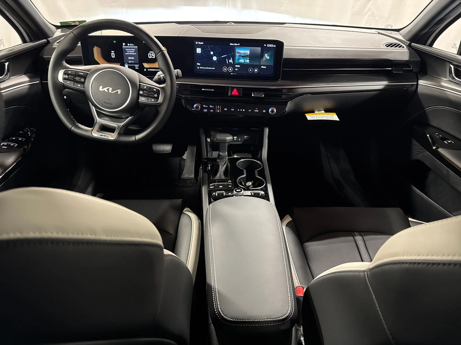 New 2026 Snow White Pearl Kia GT-Line image 4