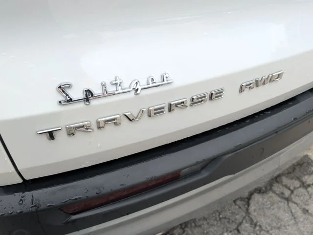 Used 2025 White Chevrolet LT image 34