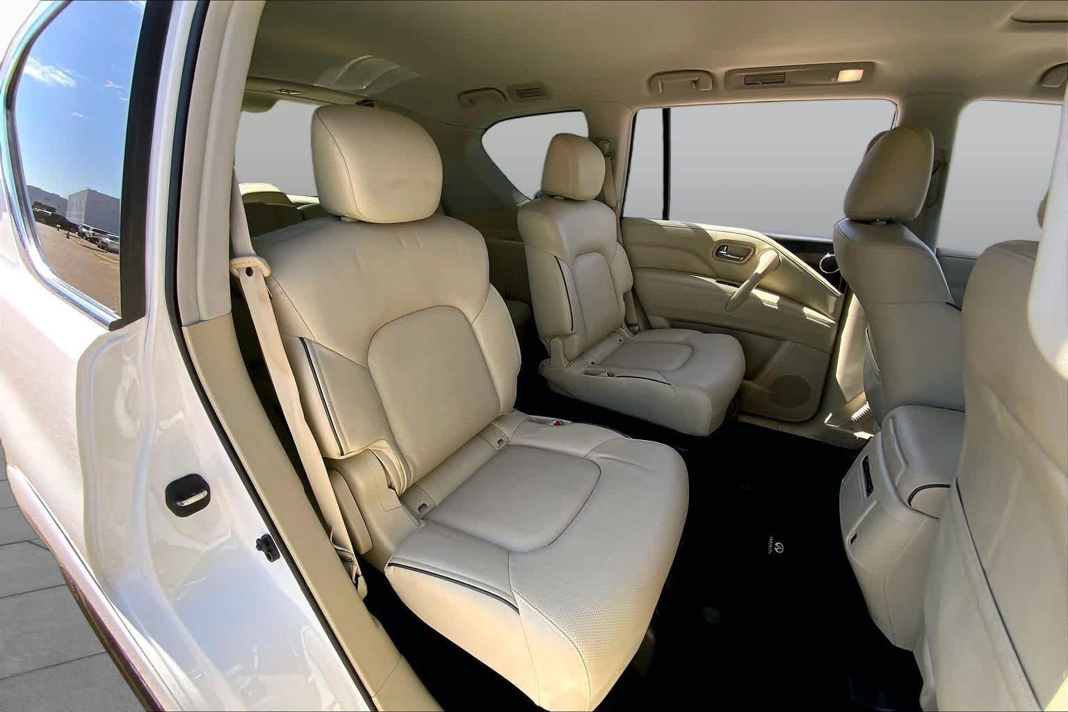 Used 2022 Moonstone White INFINITI LUXE image 20