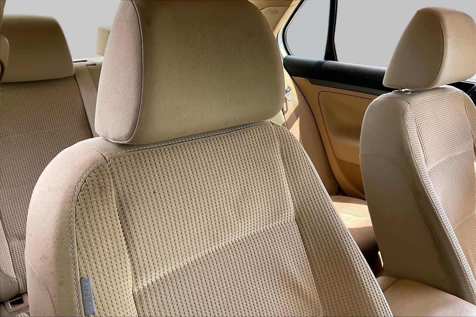 Used 2008 WHITE Volkswagen S image 8