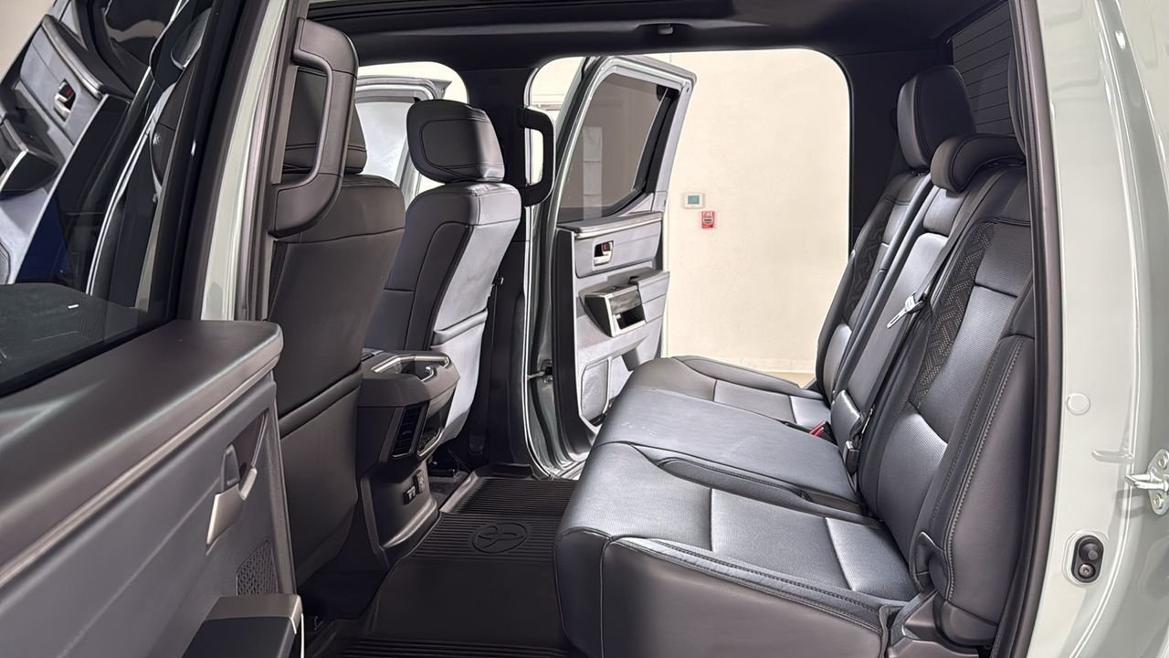 Certified Used 2025  Toyota Limited image 15