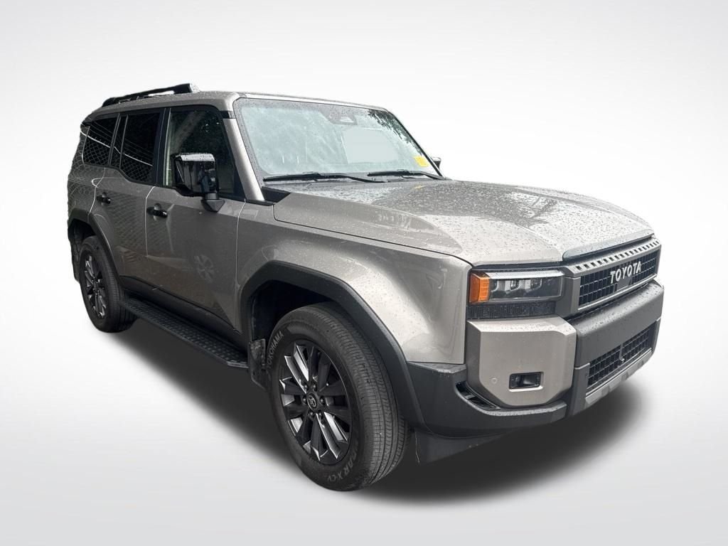 Used 2025  Toyota Base image 3