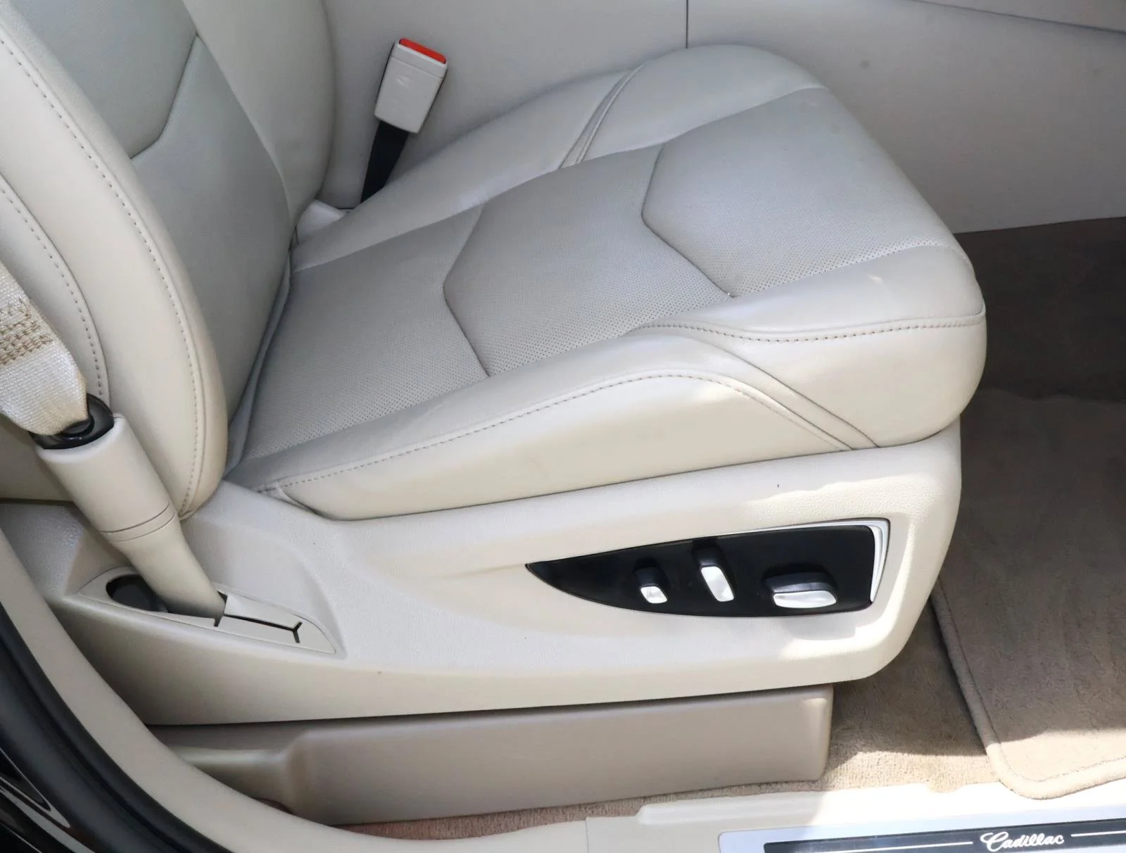 Used 2018 BLACK RAVEN Cadillac Luxury image 23