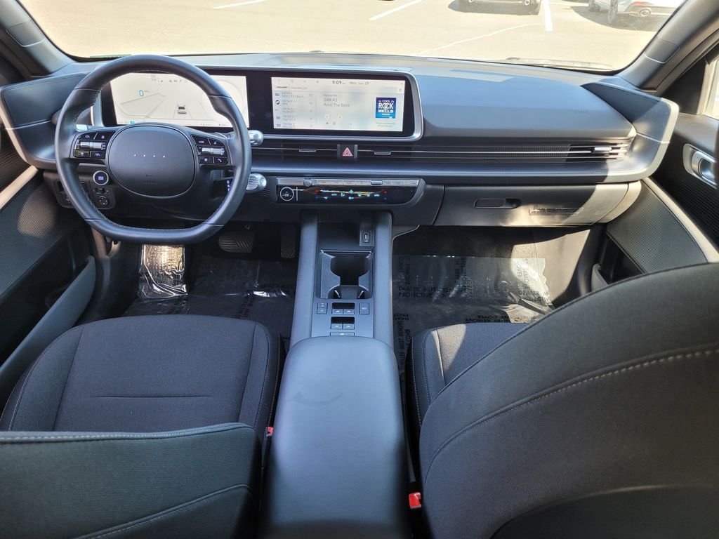 Used 2024 Silver Hyundai SE image 16