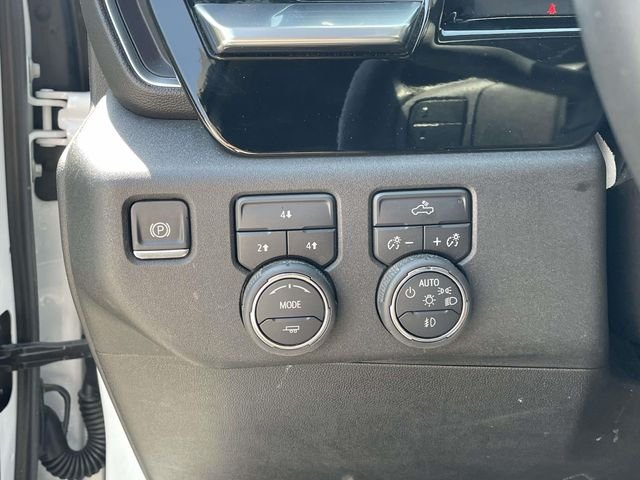 Used 2025 White Chevrolet LT image 19