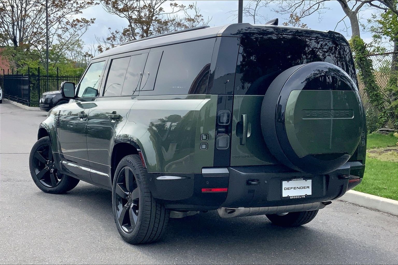 New 2026 Woolstone Green LAND ROVER X-Dynamic SE image 12