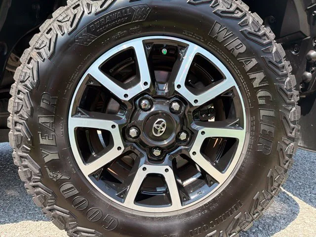Used 2019 Black Toyota SR5 image 11