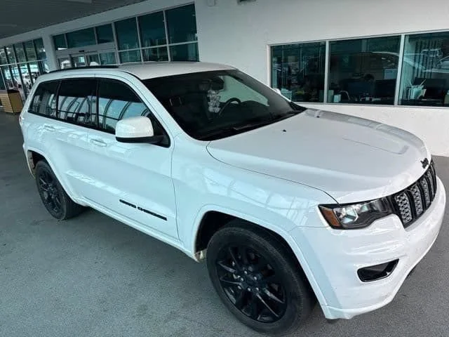 Used 2020 Bright White Clearcoat Jeep ALTITUDE image 6