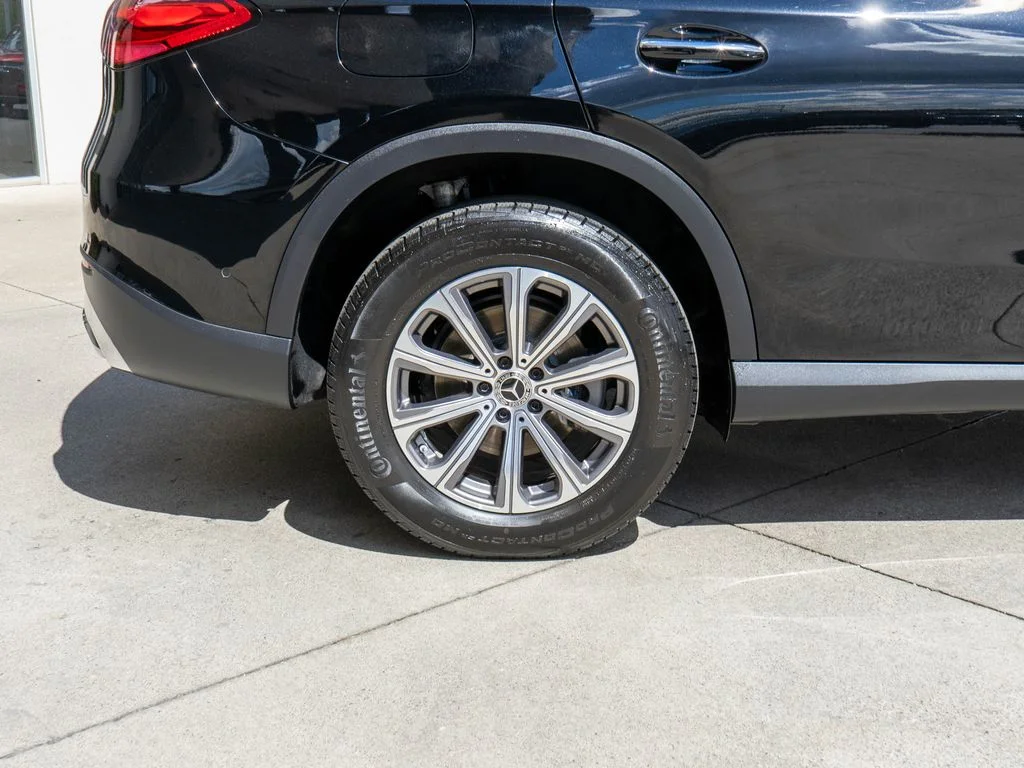 Used 2023 Black Mercedes-Benz GLC 300 image 34