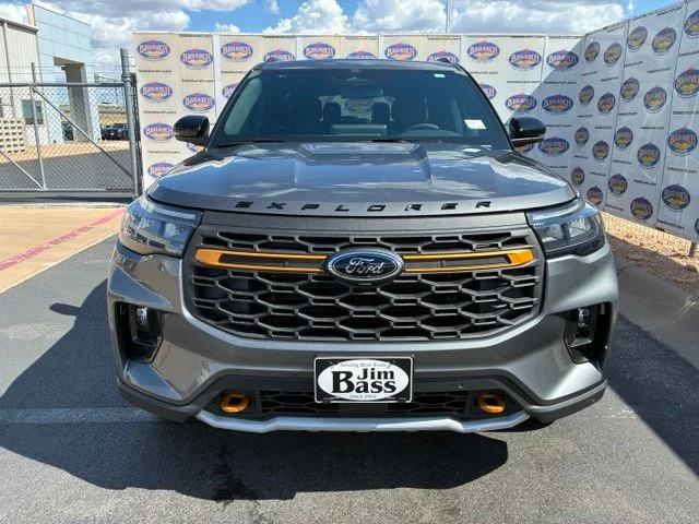 New 2026 Carbonized Gray Metallic Ford Tremor image 3