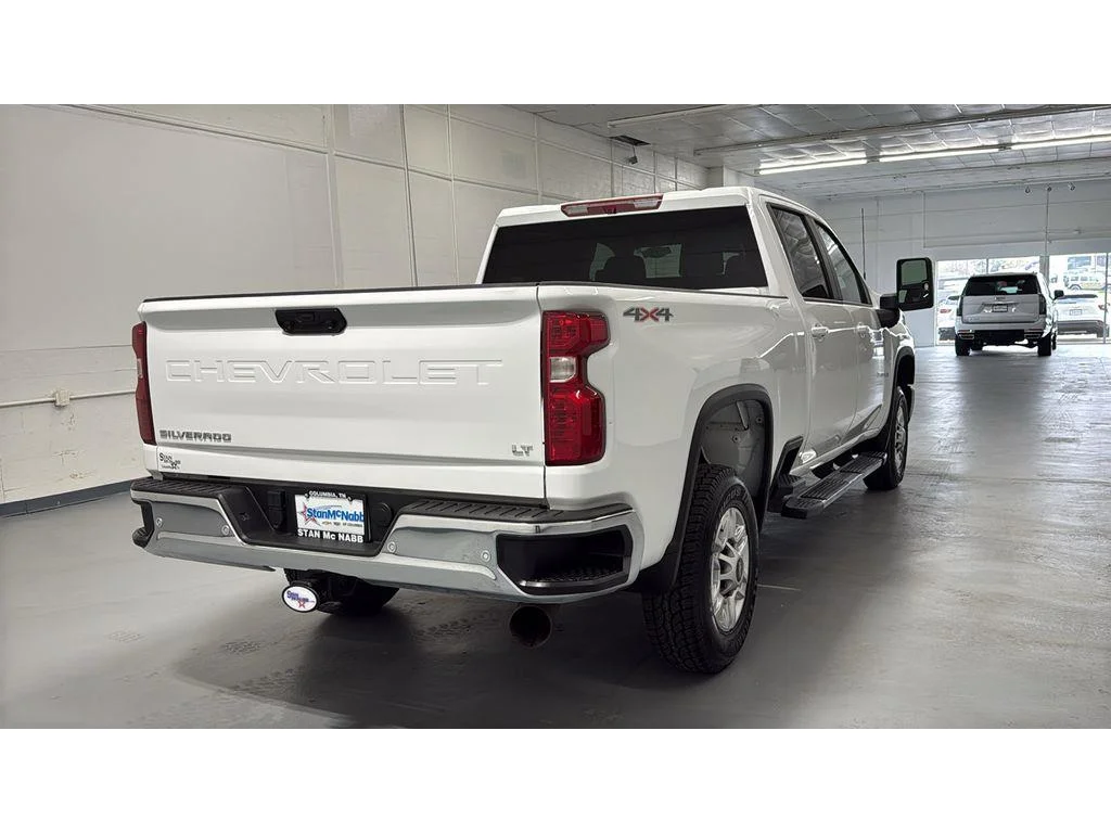 Used 2025 Summit White Chevrolet LT image 5